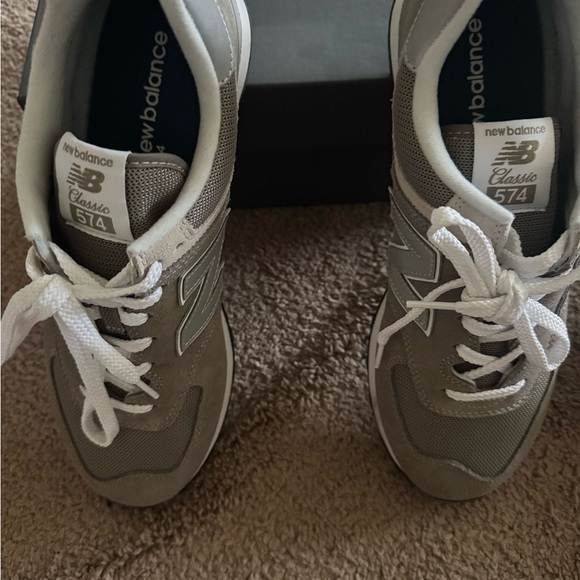 New Balance - Picture 3 of 5